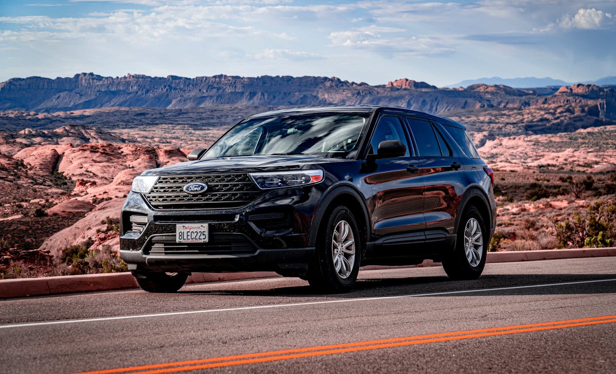 Free Black SUV Parked on the Road Stock Photo