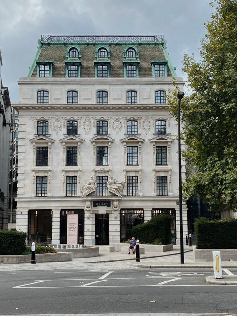 Stunning facade of a classic historical building in London, showcasing ornate architectural details.