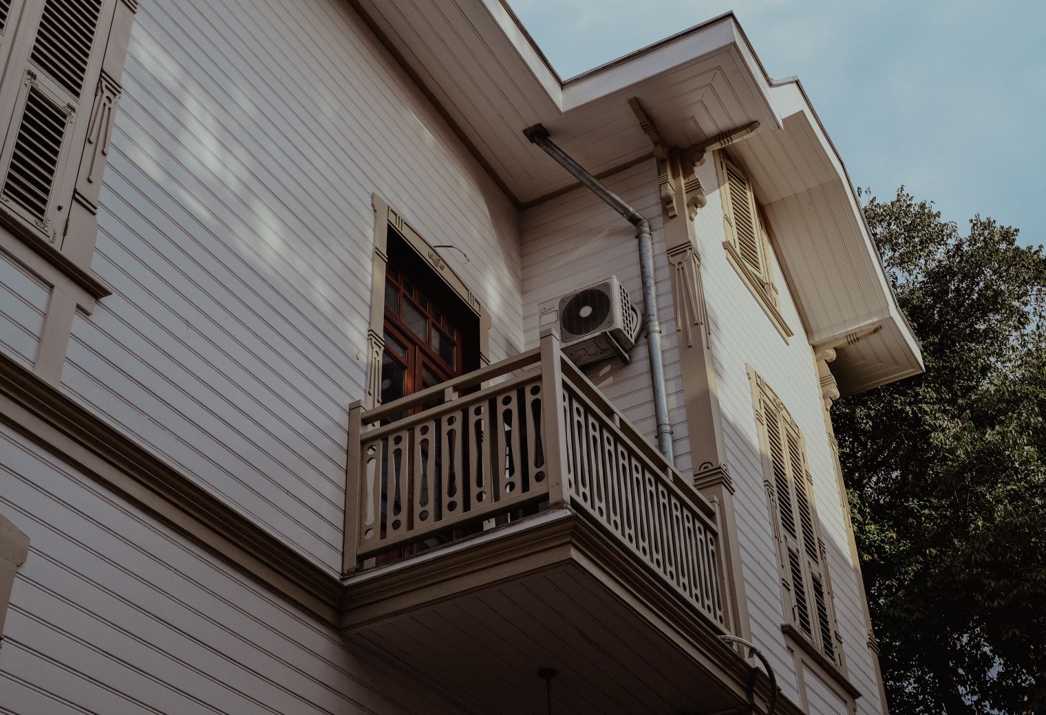 House Painting in Tokyngton — walls rolled to an even, flat finish