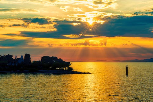 açık hava, akşam karanlığı, deniz içeren Ücretsiz stok fotoğraf