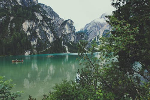 бесплатная Бесплатное стоковое фото с вода, горный хребет, горы Стоковое фото
