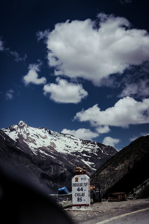 Immagine gratuita di canto di strada, montagne, rurale