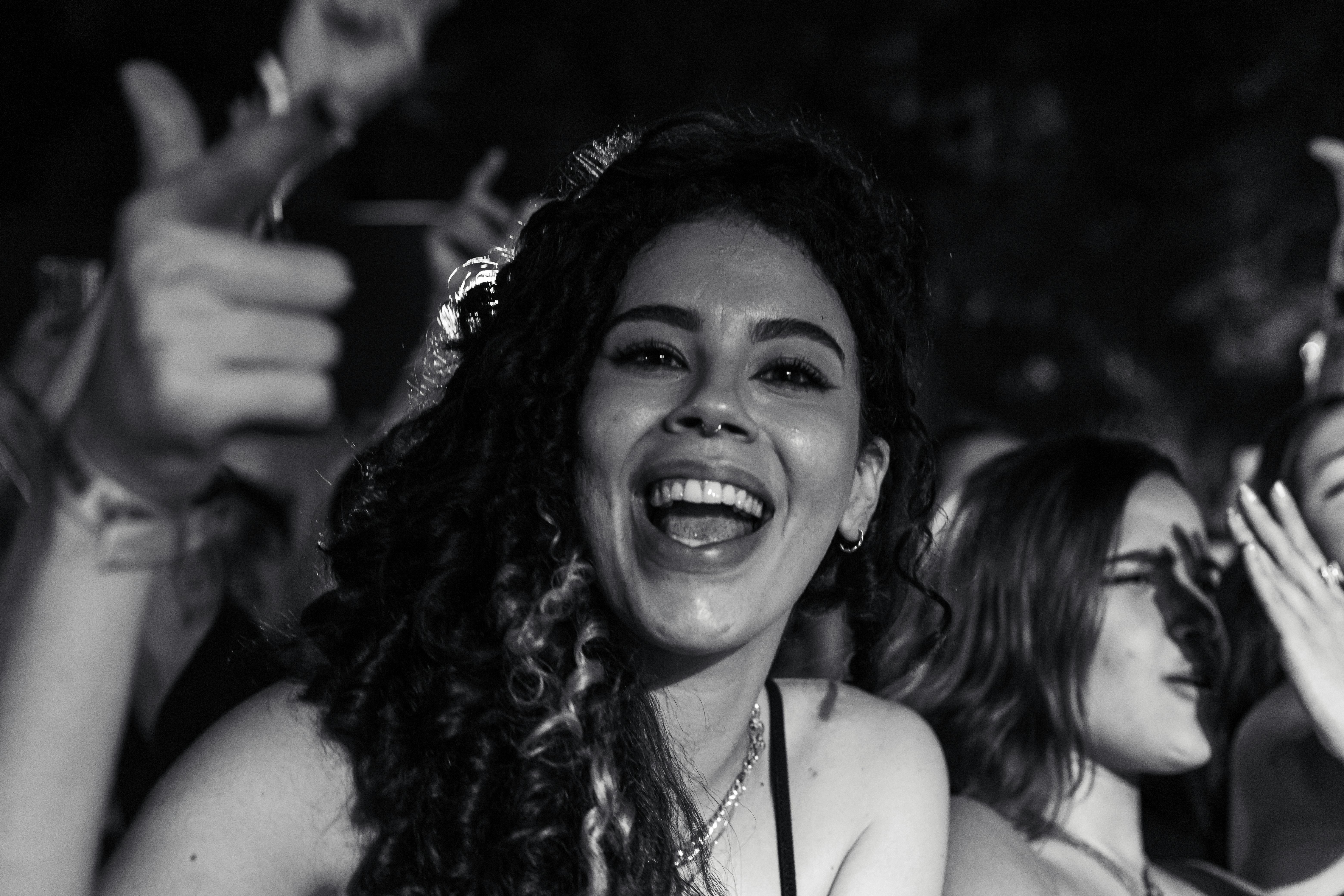 Do snipers have to have 20 20 vision?