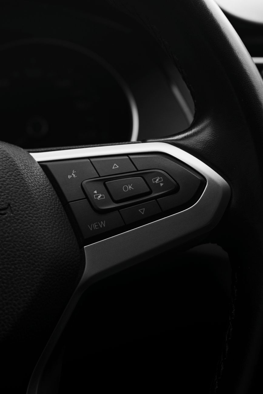Control del Volante en Curvas Cerradas: Caso de Éxito con Técnicas de Posición de Manos y Velocidad