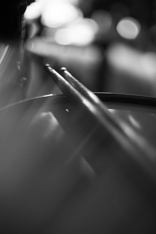 Darmowe zdjęcie z galerii z bęben, czarno-biały, instrument