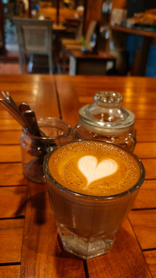 갈색, 라떼 아트, 아라비카 커피의 무료 스톡 사진