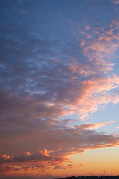 Kostenloses Stock Foto zu abend, bunt, dramatischer himmel