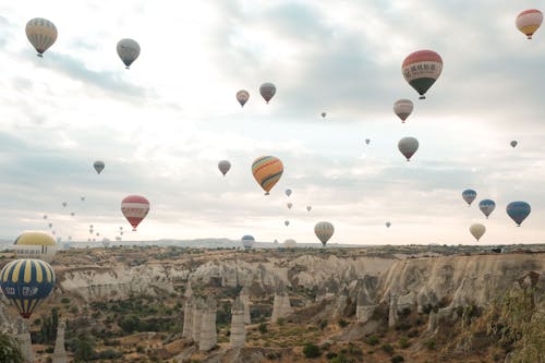 Foto stok gratis balon udara panas, bangunan terkenal, cappadocia