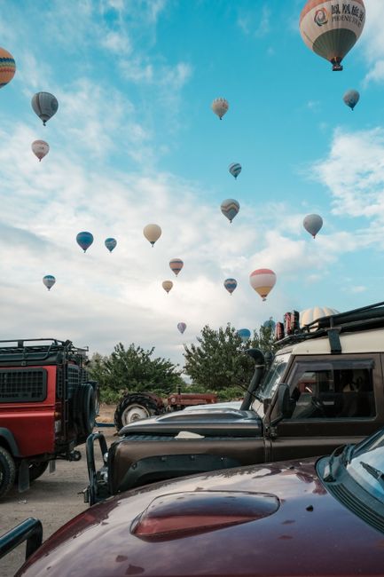 <b>Hari 3: Cappadocia – Negeri Balon Udara yang Mempesona</b> <b>Hari 3: Cappadocia – Negeri Balon Udara yang Mempesona</b>