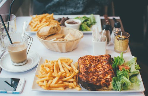 Geassorteerde Voedingsmiddelen Op Tafel