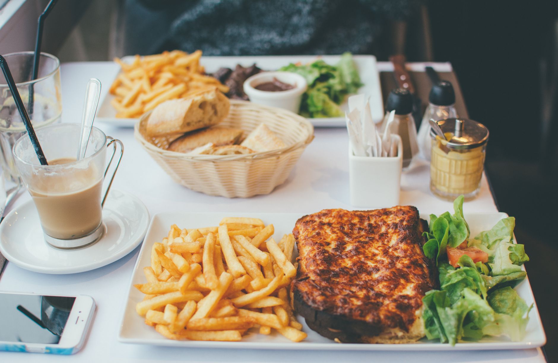 Illustration — accompagnement croque monsieur