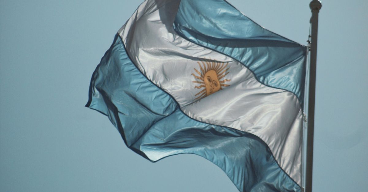 Argentina: cómo se valora el riesgo político y los controles de capital en el retorno esperado Argentina: cómo se valora el riesgo político y los controles de capital en el retorno esperado
