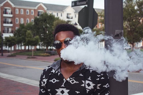 Ingyenes stockfotó afro-amerikai, álló kép, dohányzik témában