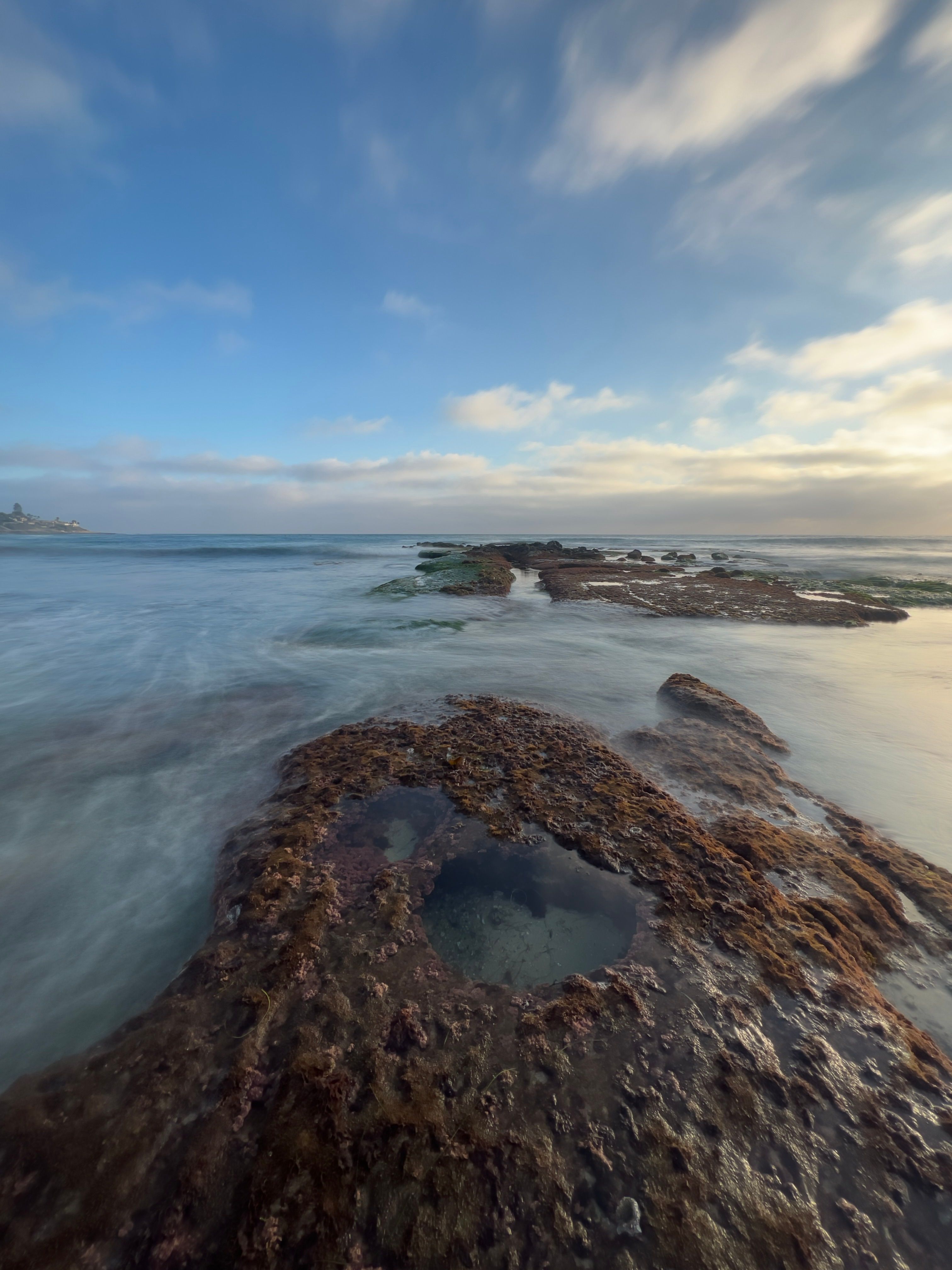 Comment garder des vagues nettes lors d’une balade sur une côte venteuse — le contrôle du vent fait toute la différence