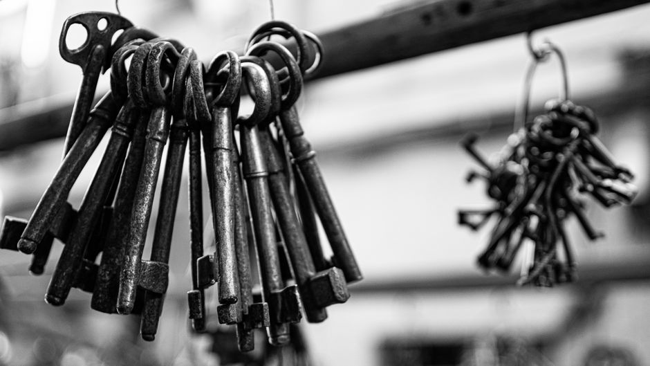 how to choose a locksmith bali (2026 guide)