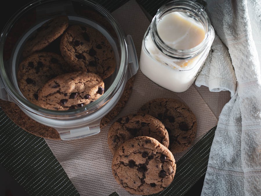 What should I drink first when I wake up to lose weight?