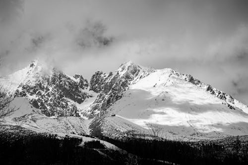 Безкоштовне стокове фото на тему «видом на гори, Високі Татри, відтінки сірого» стокове фото