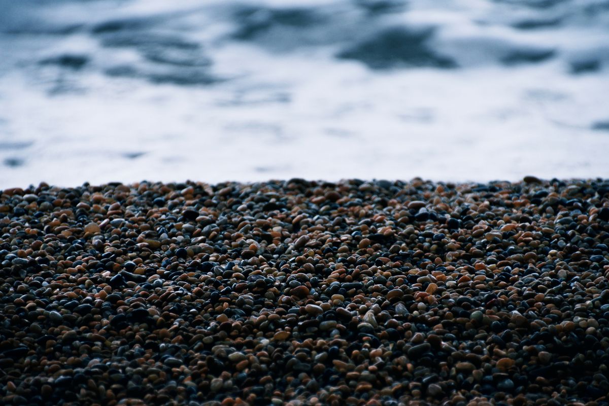 Pebble beach at Burton Bradstock — photo by Marc Puddy on Pexels