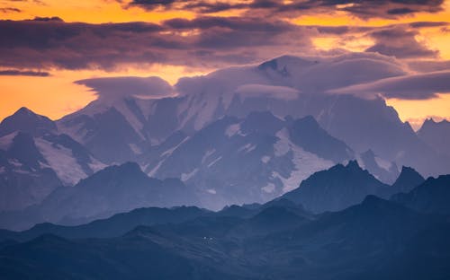 Fotobanka s bezplatnými fotkami na tému chladný, horské vrcholy, hory