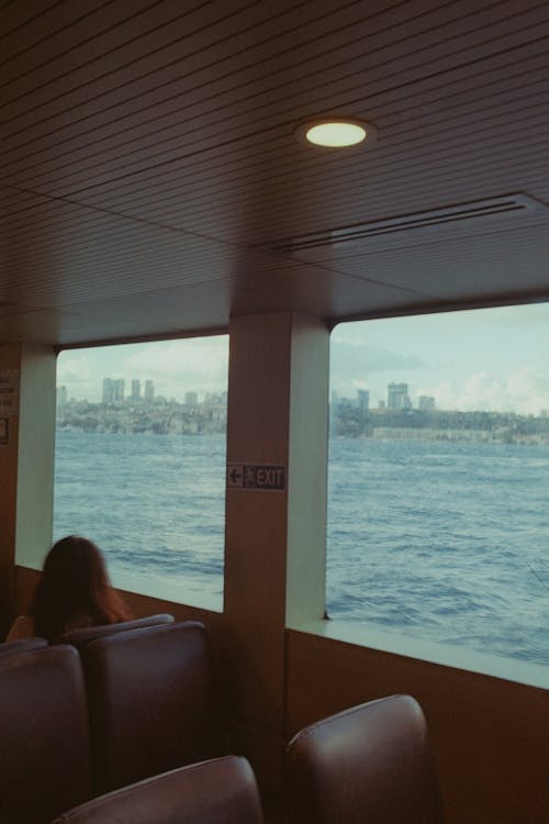 乘船遊覽, 出口, 在窗戶旁邊 的 免費圖庫相片