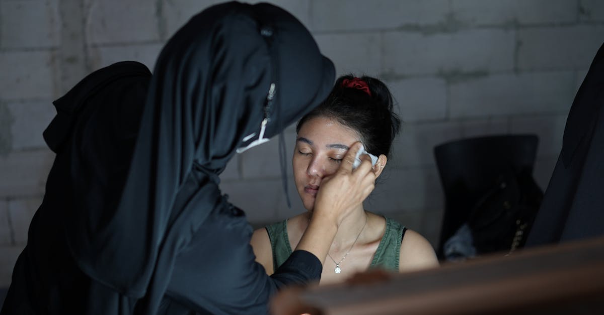 How much does a cosmetic dermatologist make in Canada