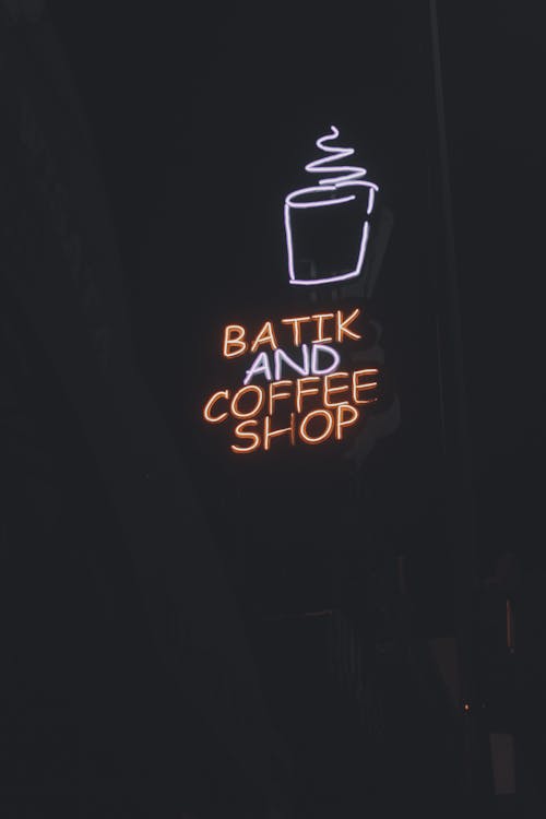 Foto profissional grátis de café, frase curta, fundo preto