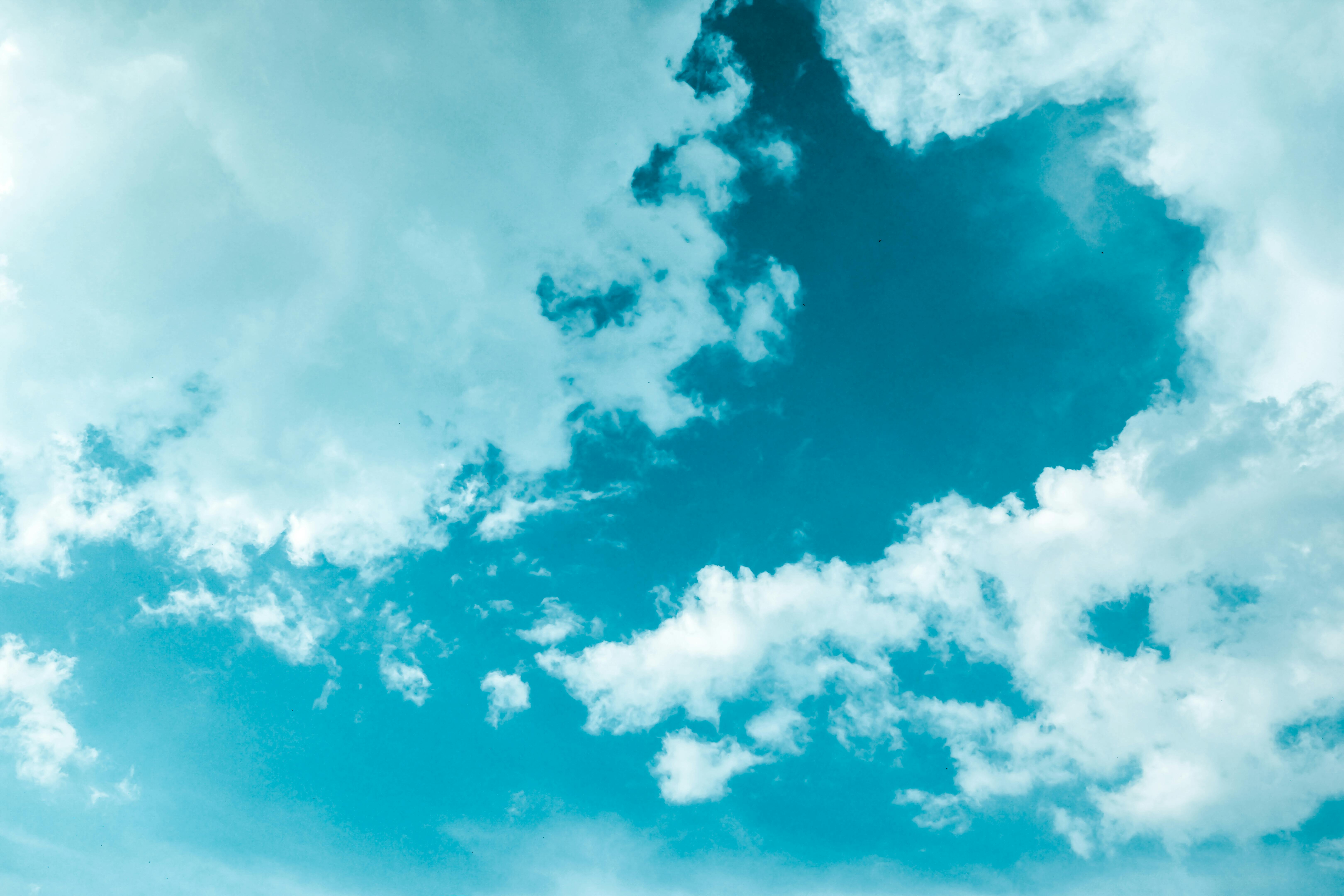 Blue sky and clouds 2K wallpaper download