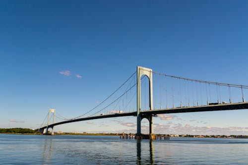 Fotobanka s bezplatnými fotkami na tému bronx whitestone most, jasne modrá obloha, more