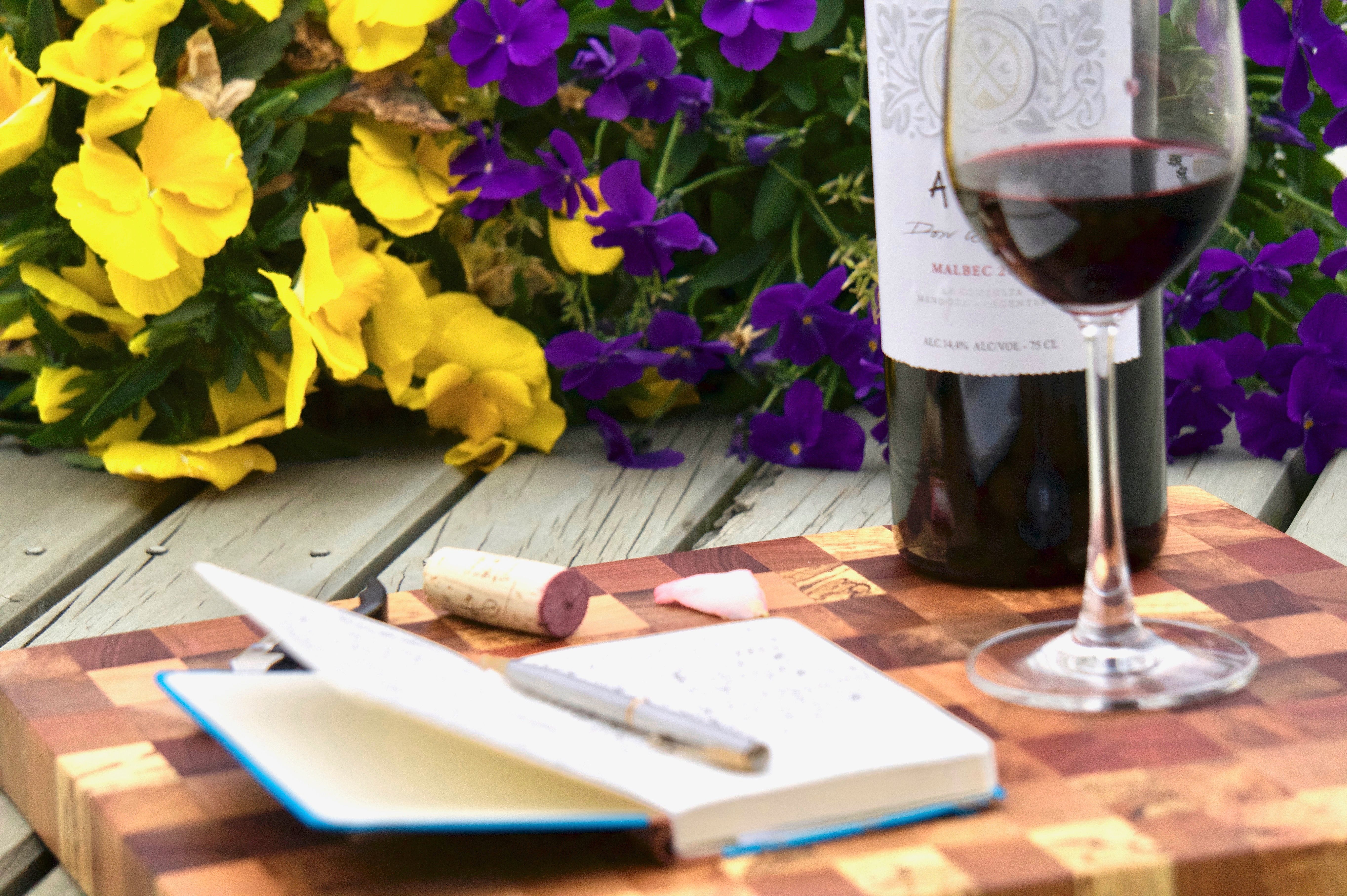 Kostenloses Foto Zum Thema Glas Wein Notizbuch Rotwein kostenloses-foto-zum-thema-glas-wein-notizbuch-rotwein