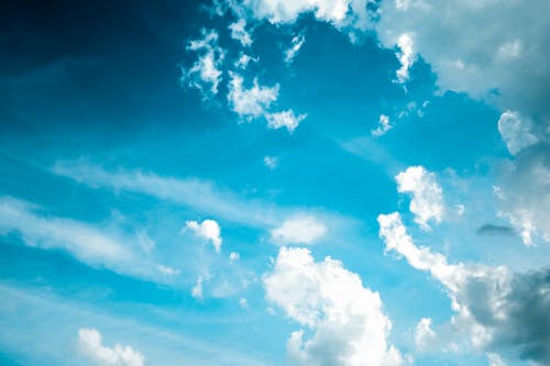gratis Witte Wolken Op Blauwe Hemel Stockfoto