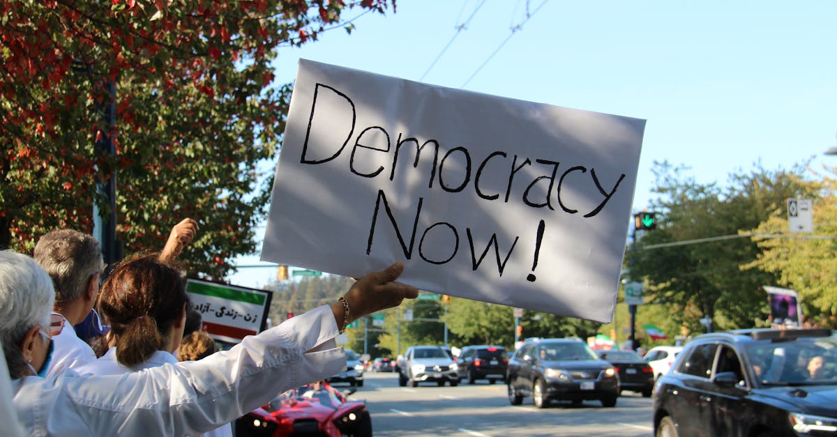 全球四分之三人口生活在專制體制,比例創新高