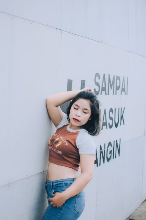 アジアの女性, クロップトップ, ショートヘアの無料の写真素材