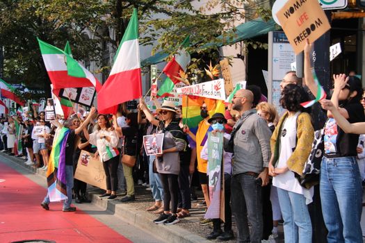 Italians Protesting High Prices Fear a Listless Future, Too