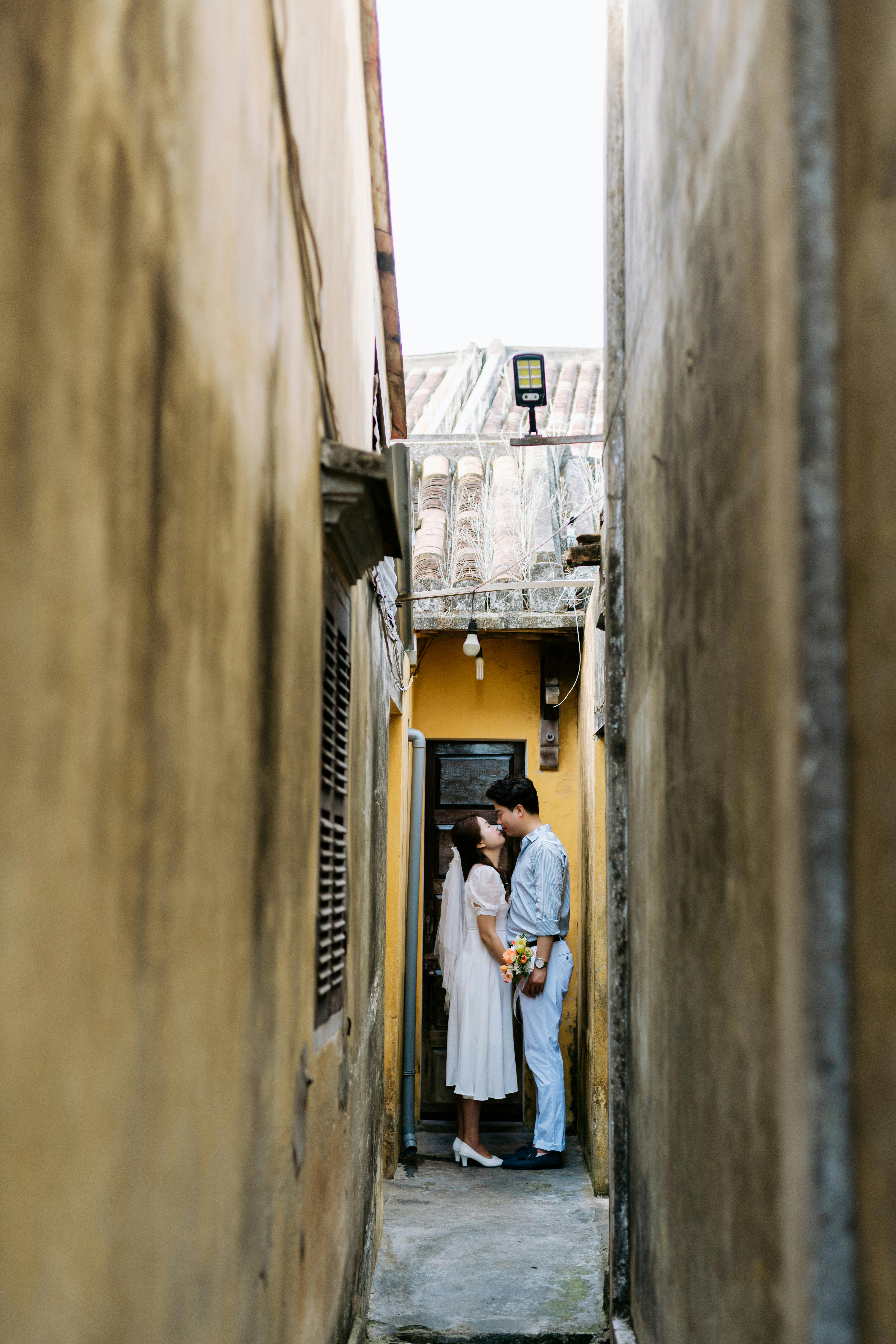 What is a six second kiss?