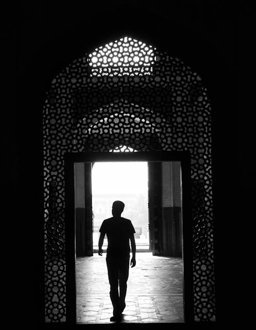Immagine gratuita di apertura porta, bianco e nero, buio