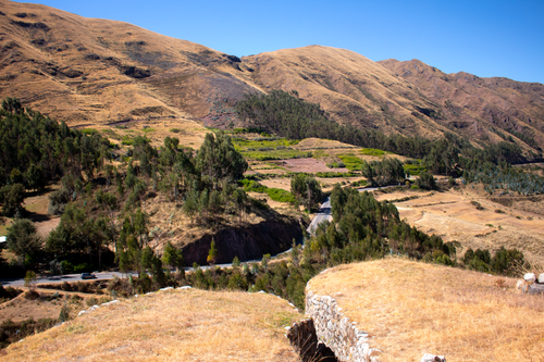 Free Explore the breathtaking Andes landscape near Cusco, featuring rolling hills and lush greenery. Stock Photo