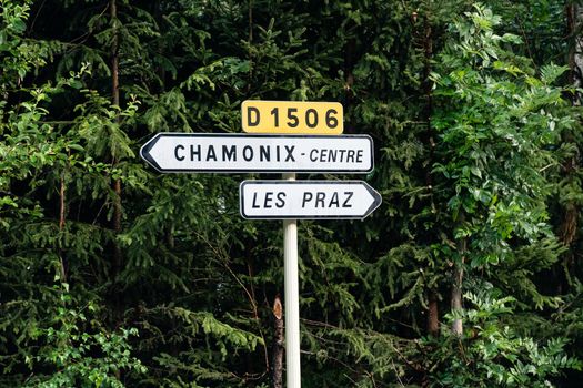 Les Quatre Chemins
