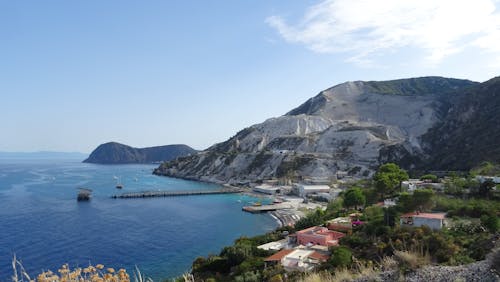 Foto d'estoc gratuïta de arbres, cel clar, Costa