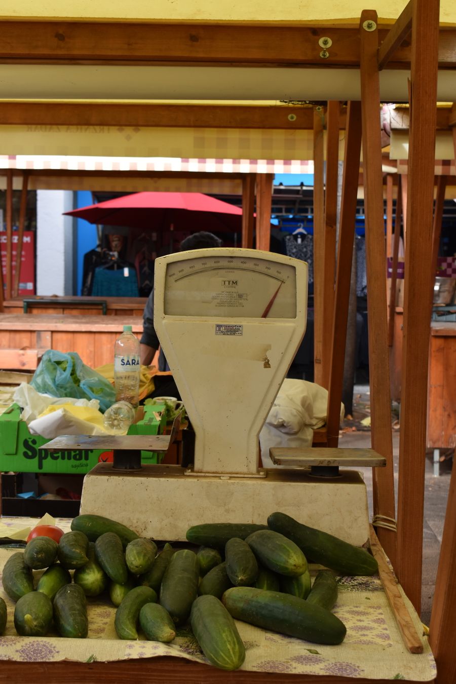 Market tartı ve terazi düzeni