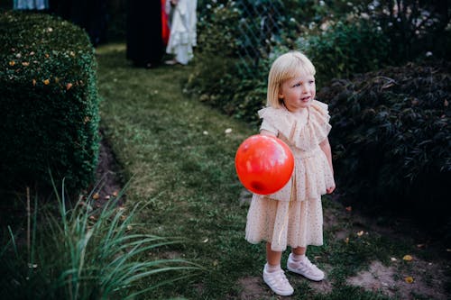 Darmowe zdjęcie z galerii z balon, dziecko, dziewczyna