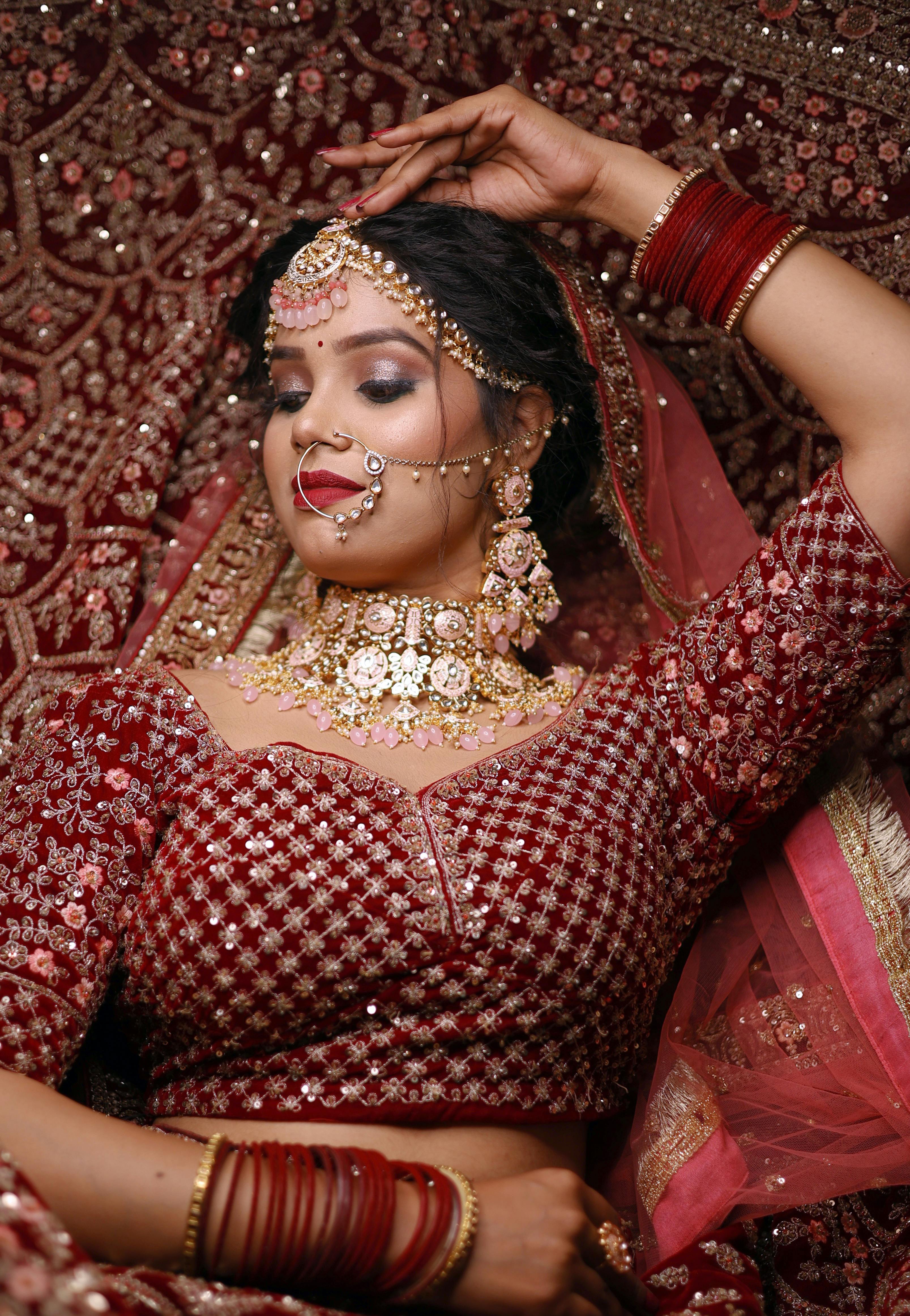 Kiara Advani's Bridal Look Decoded: Empress Rose Lehenga, Huge Diamond  Engagement Ring And More