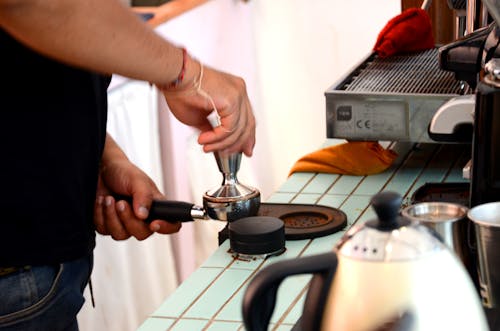 Základová fotografie zdarma na téma barista, espreso, espresso stroj