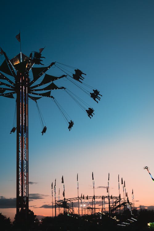 Gratis lagerfoto af blå himmel, folk, forlystelsespark