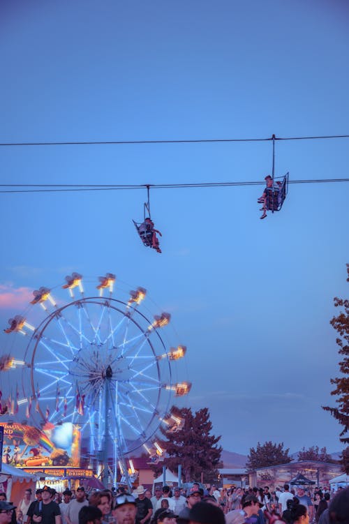 Darmowe zdjęcie z galerii z diabelski młyn, ludzie, park rozrywki