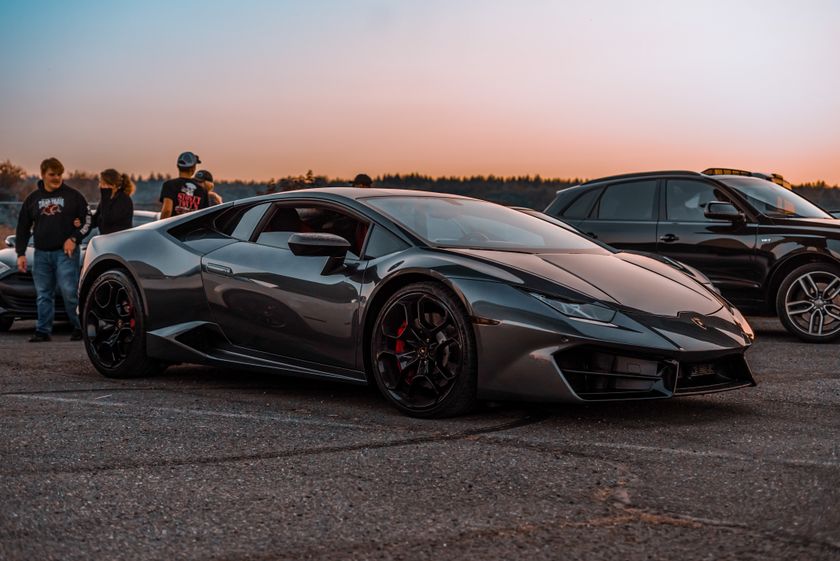 La licencia para conducir superdeportivos entra en vigor