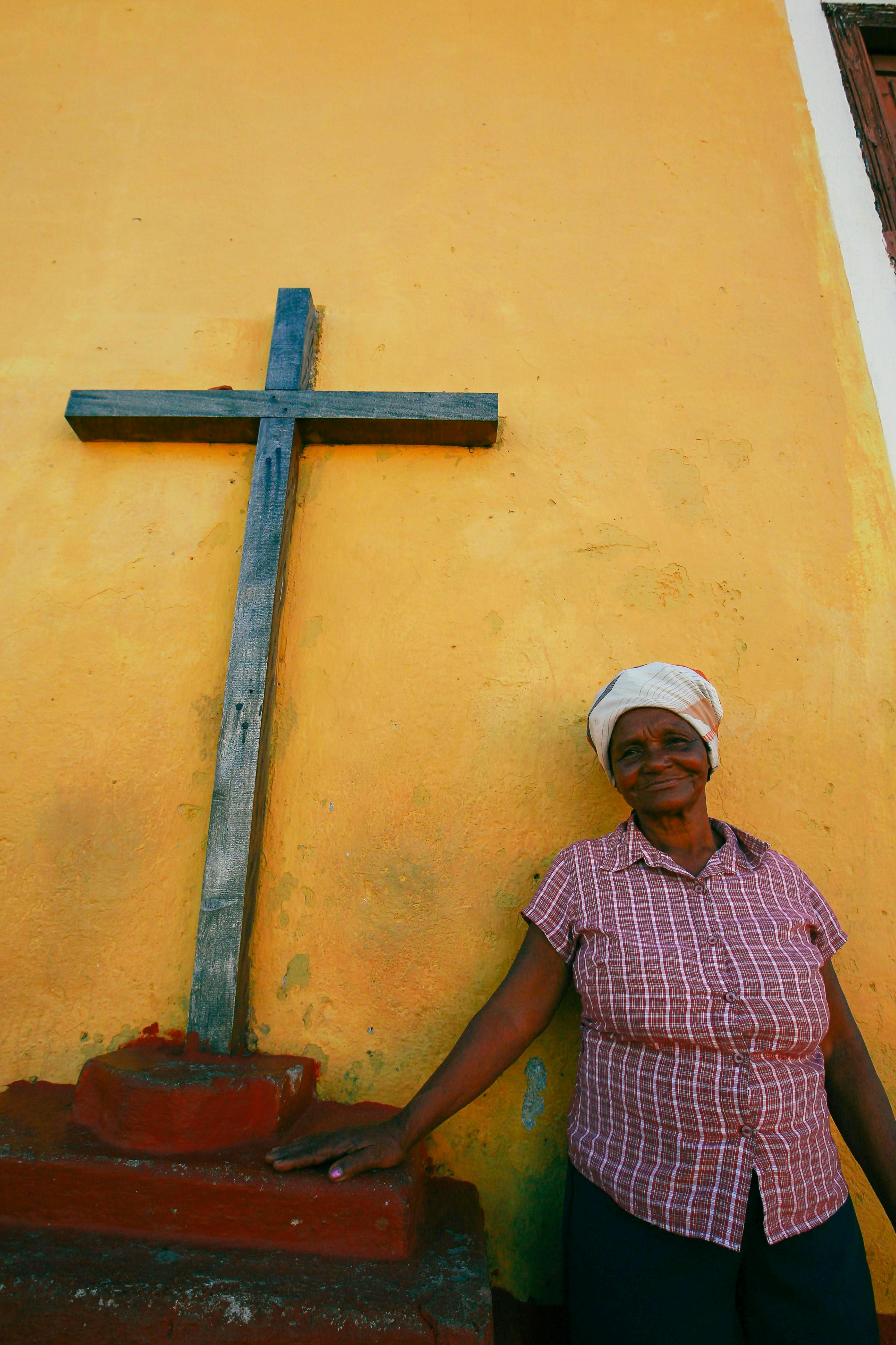 Elderly Woman by Cross · Free Stock Photo, image size:3479x5219