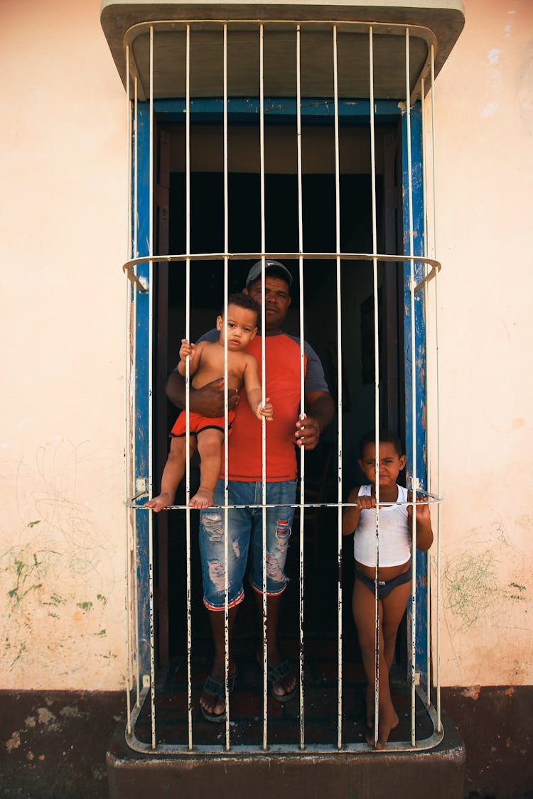 Man With Kids In Jail