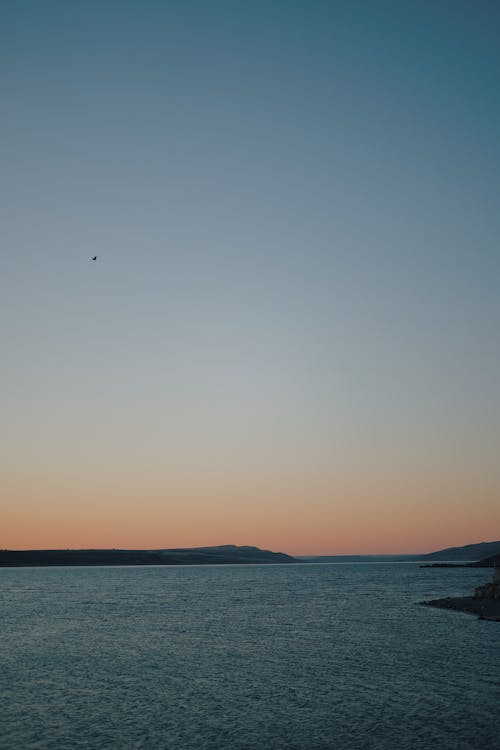 Ingyenes stockfotó alkonyat, hegyek, horizont témában