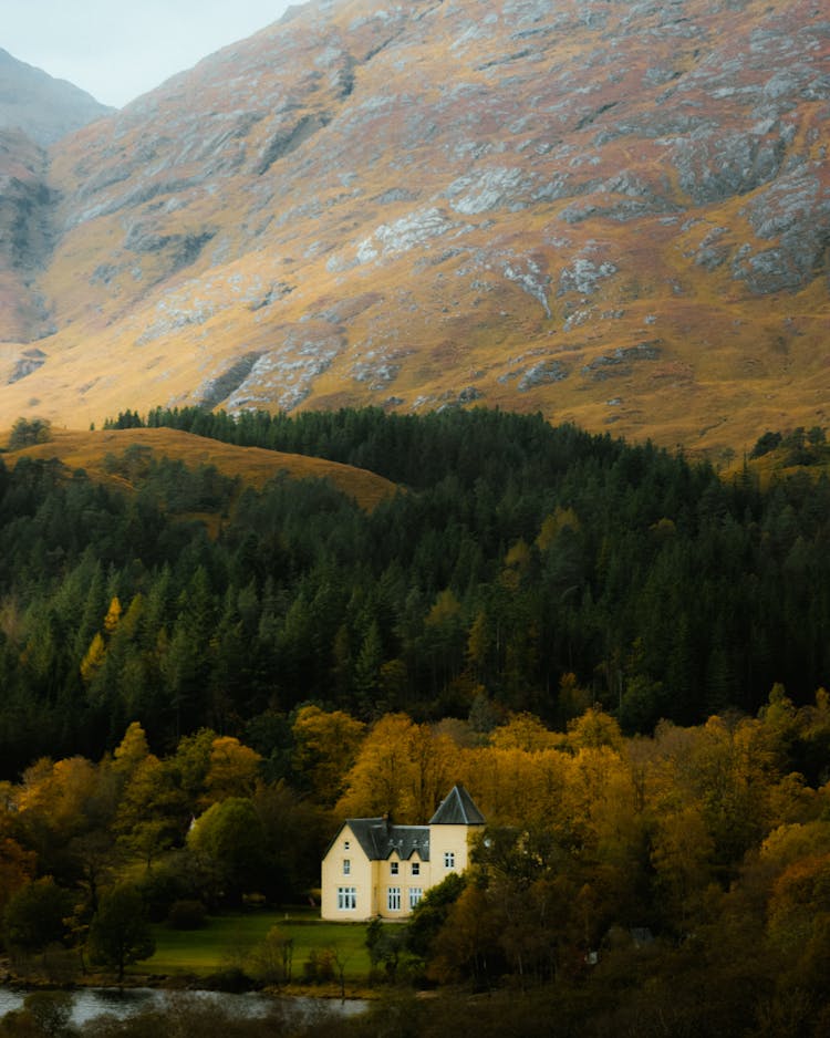 Glenfinnan House Hotel In Scotland