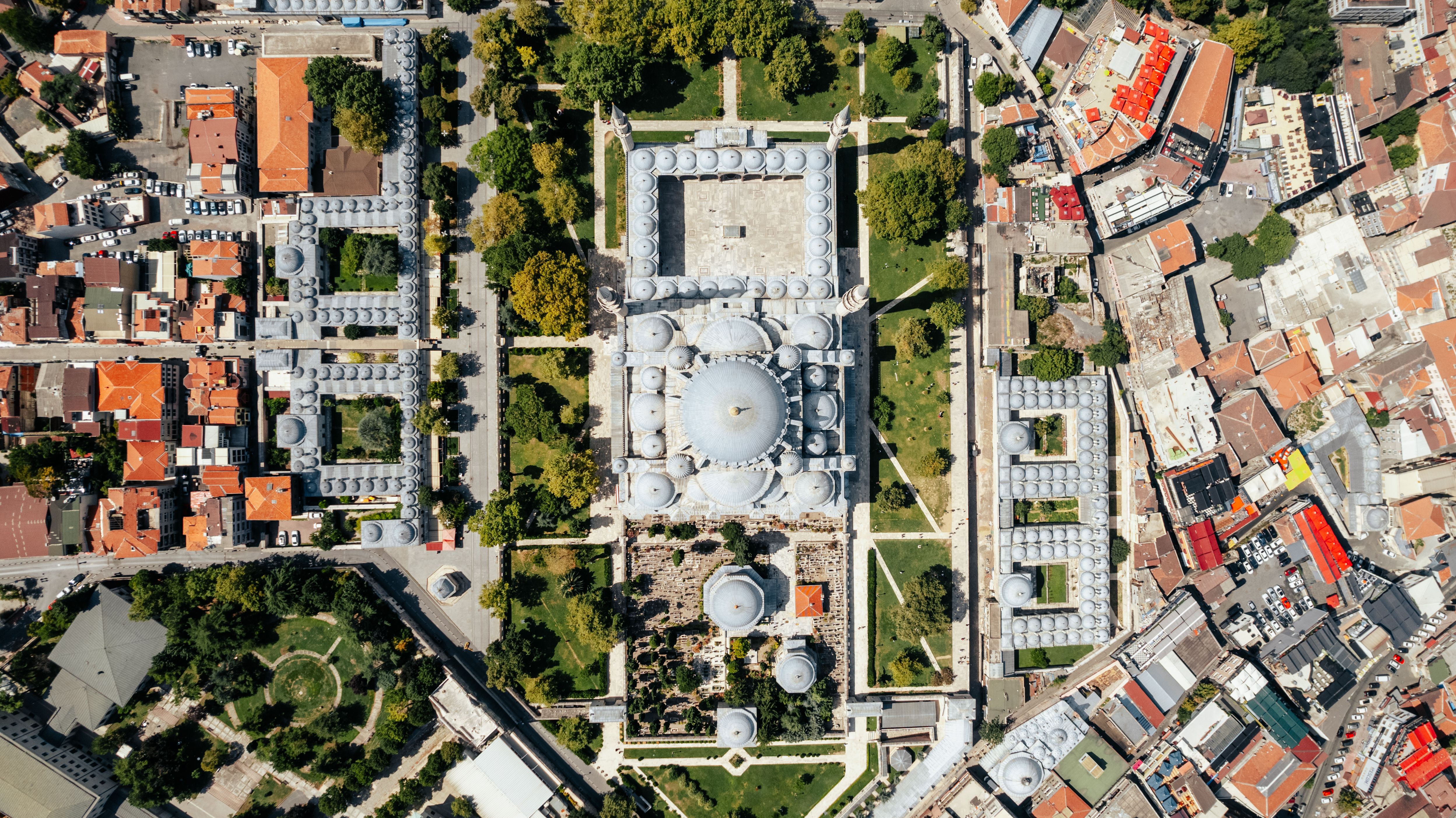 Top View of Mosque in City · Free Stock Photo